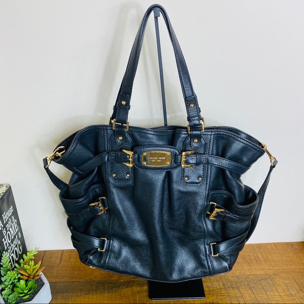 Michael Kors Gansevoort Black leather belted Purse